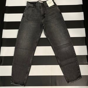 ABERCROMBIE AND FITCH THE 80s MOM HIGH RISE